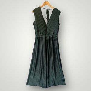 Romeo & Juliet Couture dress Women Size M Pleated Green